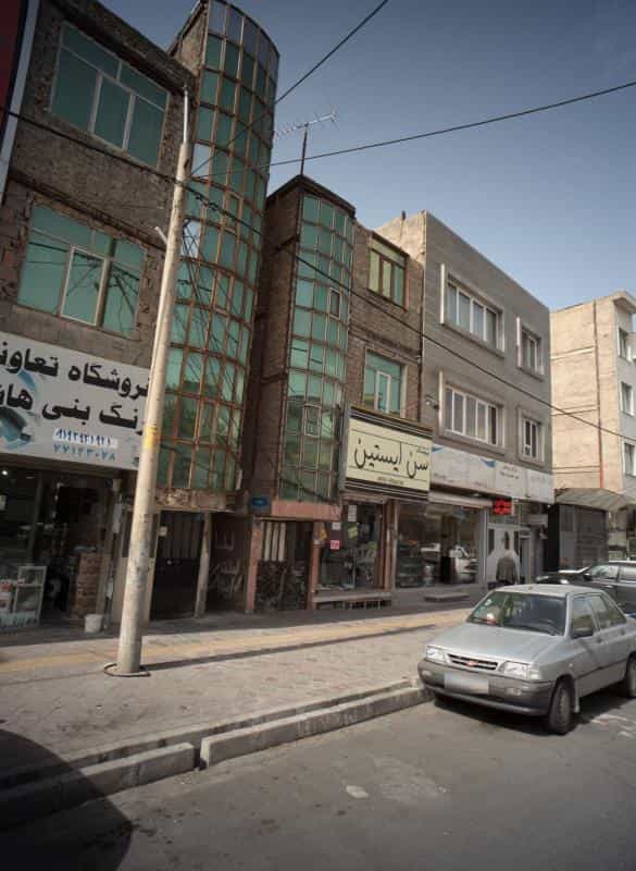 عکس فروشگاه پوشاک سن ایستین در خاک سفید