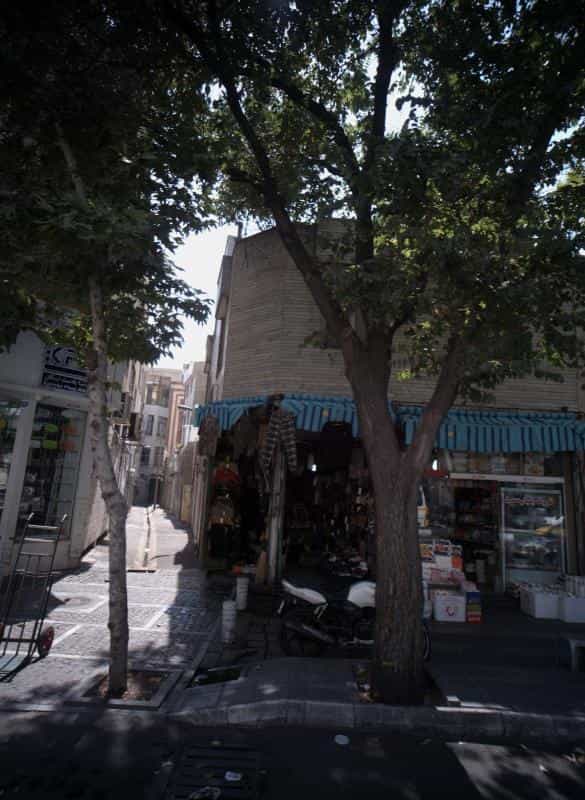 عکس فروشگاه پوشاک در گمرک