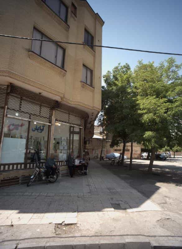 عکس آرایش حسین در محله کارمندان اول مشهد 