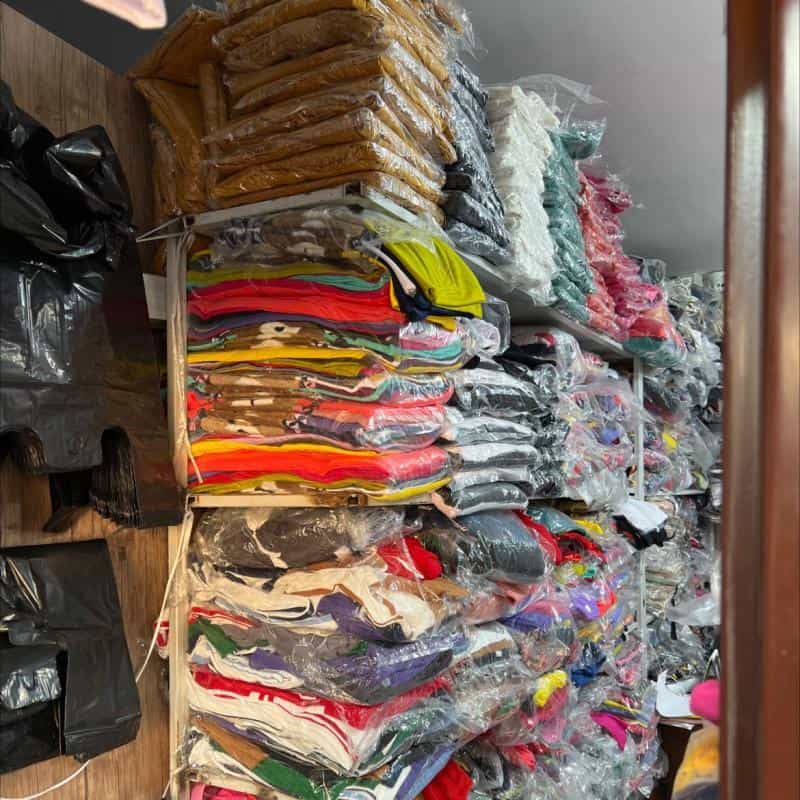 عکس تولید و پخش پوشاک زنانه زن روز در محله بازار اصفهان 