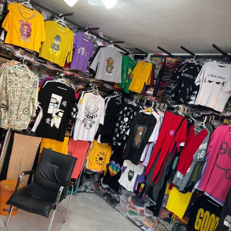 عکس تولید و پخش پوشاک زنانه زن روز در محله بازار اصفهان 