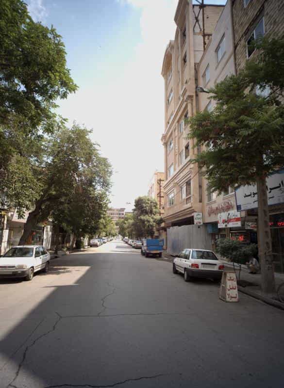 عکس پیرایش مجید در محله طلاب مشهد 