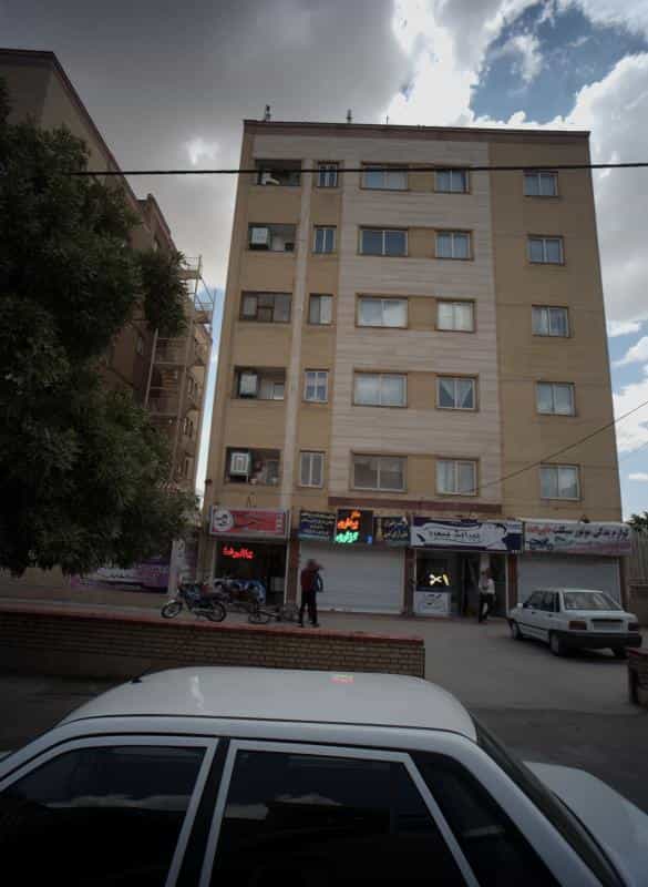 عکس آرایش و پیرایش رضا در محله پنجتن مشهد 