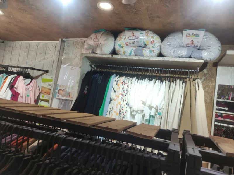 عکس پوشاک بارداری پا به ماه کلوزینگ در محله شیخ صدوق اصفهان 