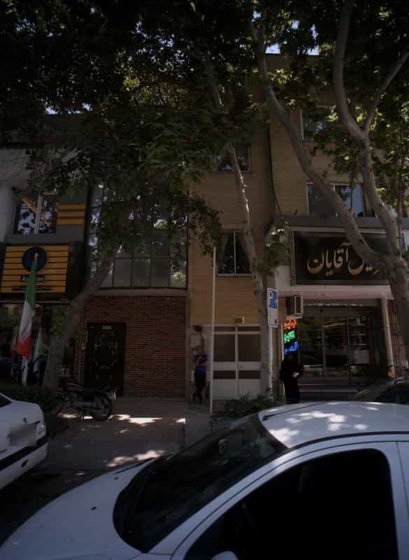 عکس پیرایش آقایان در محله احمدآباد مشهد 