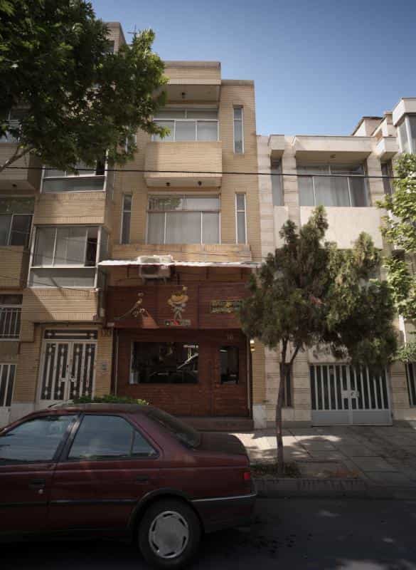 عکس آرایشگاه مردانه قیچی در محله فلسطین مشهد 