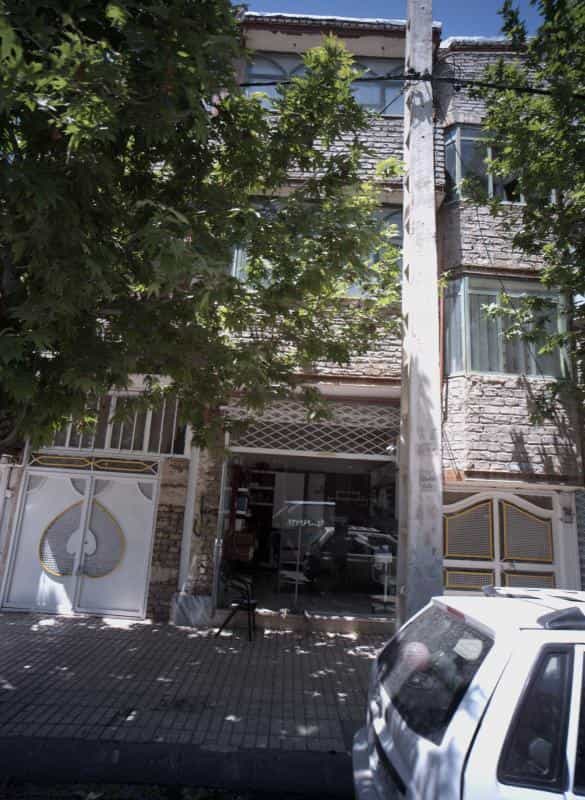 عکس آرایشگاه مردانه در محله هدایت مشهد 