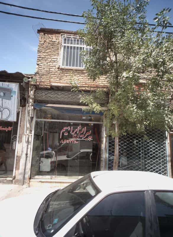عکس پیرایش براهیم در محله شهید معقول مشهد 