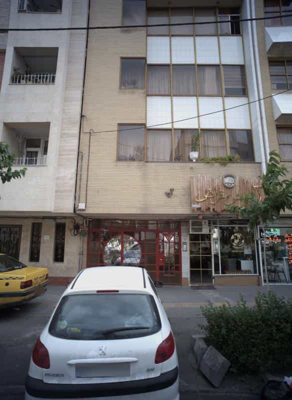 عکس آرایش مقراض در محله آزادشهر مشهد 