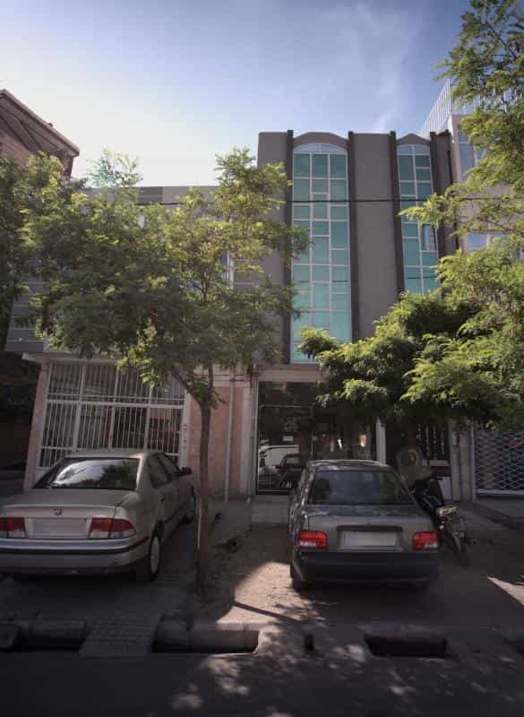 عکس پیرایش نوین در شهرک بهارستان مشهد 