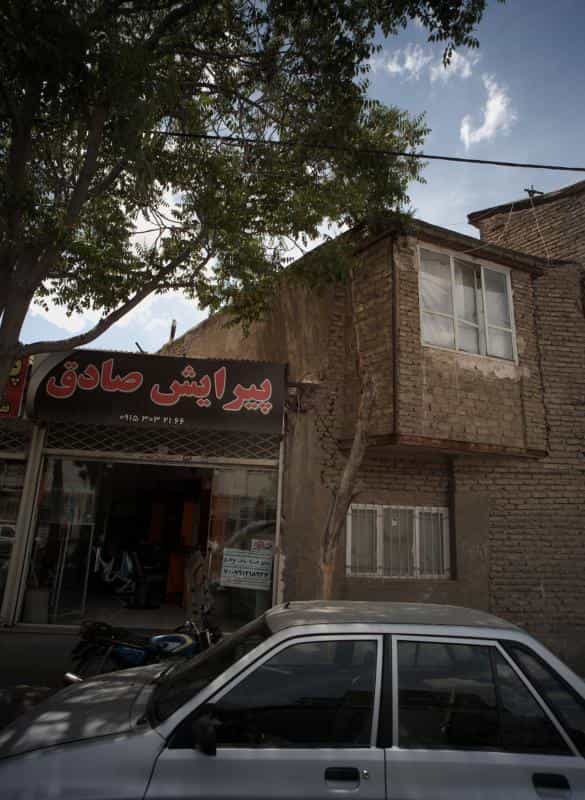عکس پیرایش صادق در محله شیرودی مشهد 
