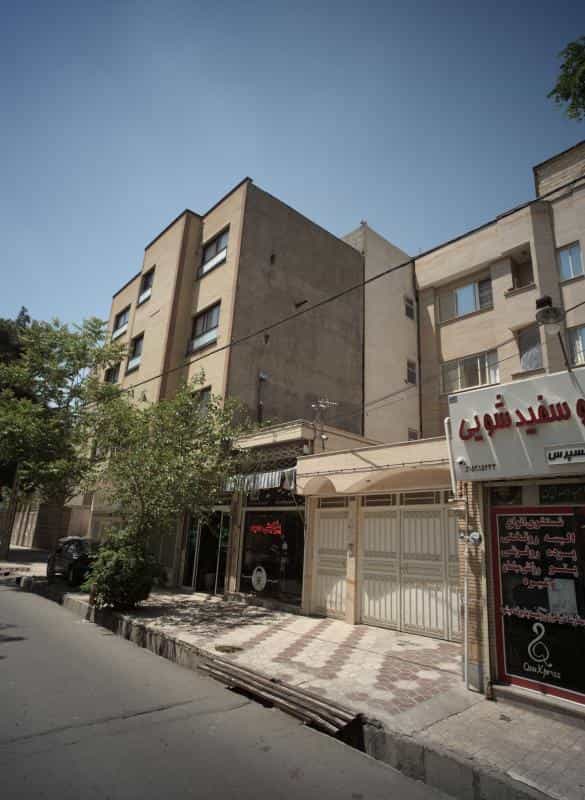 عکس پیرایش حمید در محله عنصری مشهد 