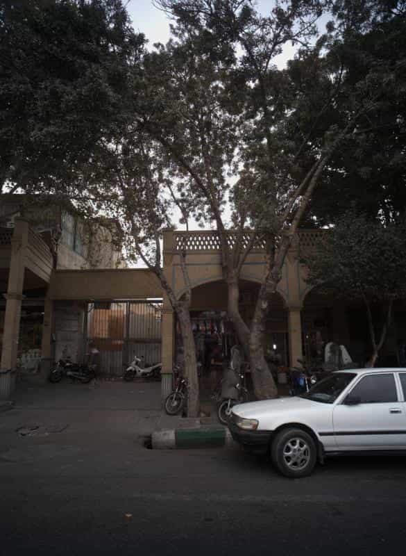 عکس فروشگاه پوشاک در بازار