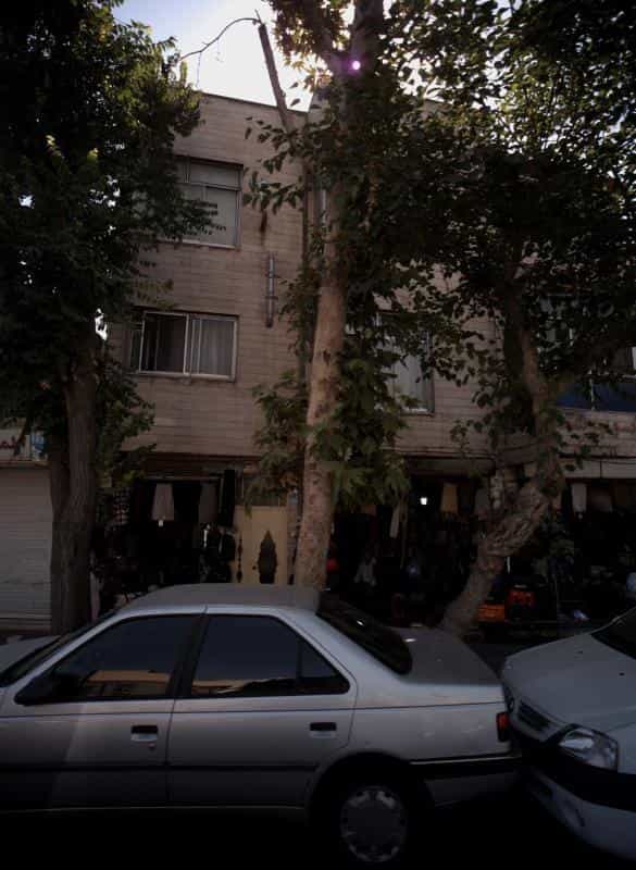 عکس فروشگاه پوشاک و ساک ورزشی در گمرک