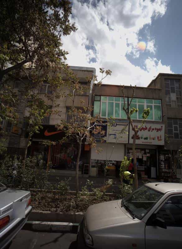 عکس فروشگاه پوشاک نایک در مدائن