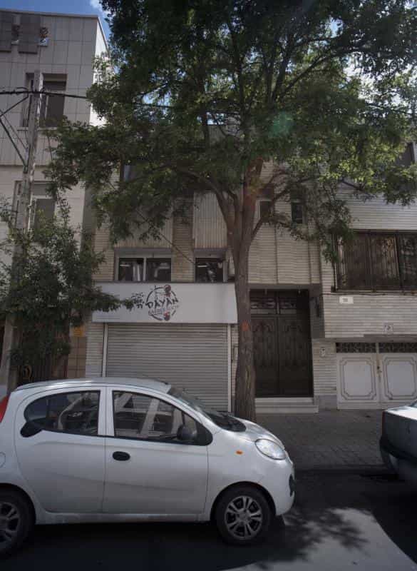 عکس آرایشگاه دایان در محله فلسطین مشهد 