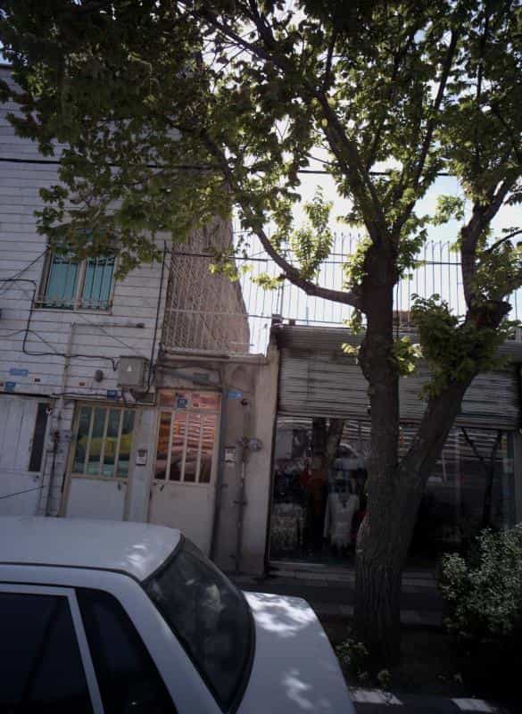 عکس فروشگاه پوشاک در خاک سفید