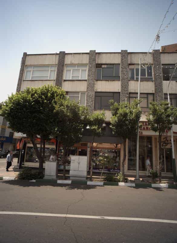 عکس فروشگاه پوشاک وآرایشی بهداشتی در سنایی