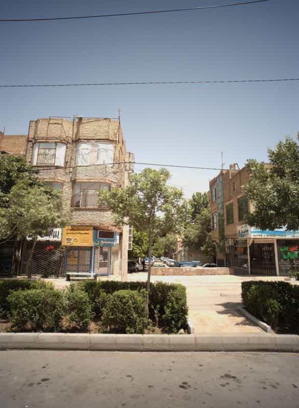 عکس پیرایش پاییزان در محله انقلاب مشهد 