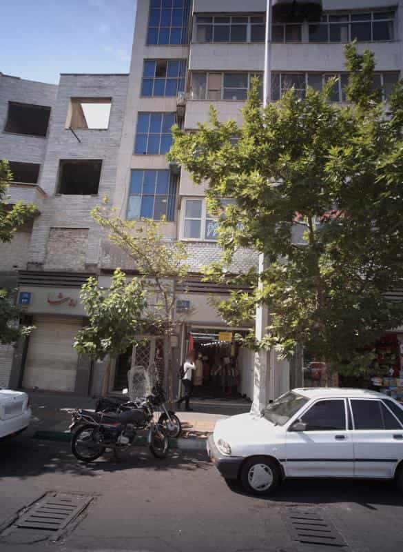 عکس فروشگاه پوشاک در جمالزاده