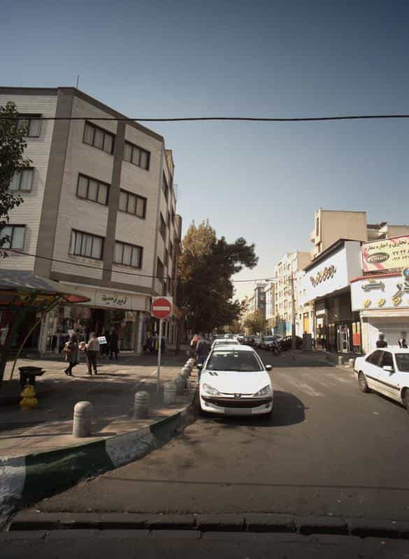 عکس فروشگاه پوشاک زیر زمین در هفت حوض