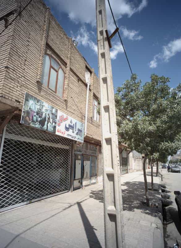 عکس پیرایش ماکان در محله طبرسی شمالی مشهد 