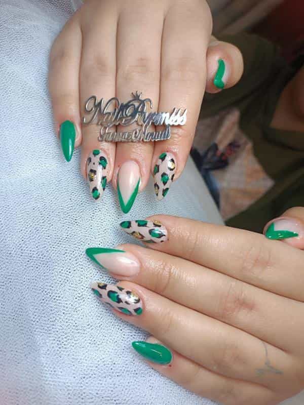 عکس آموزشگاه زیبایی و کاشت ناخن پارمیس در هنرستان خراسان رضوی