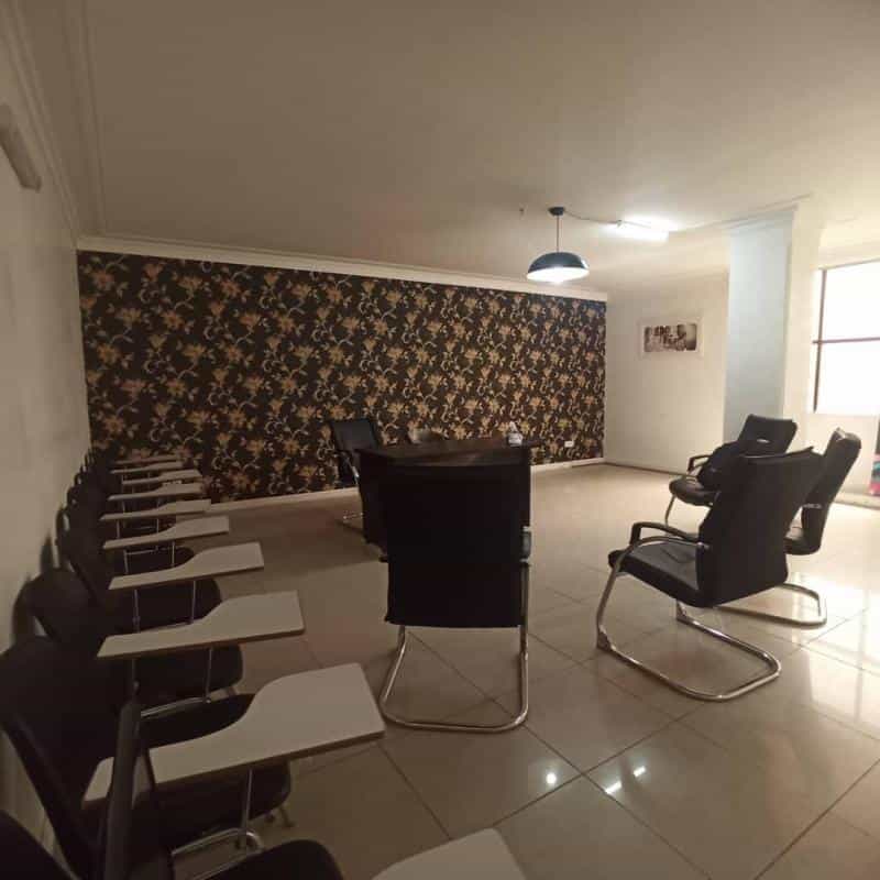 عکس دکتر امیر صالح امین جعفری مشاور مسیر شغلی تحصیلی در کوله پارچه اصفهان