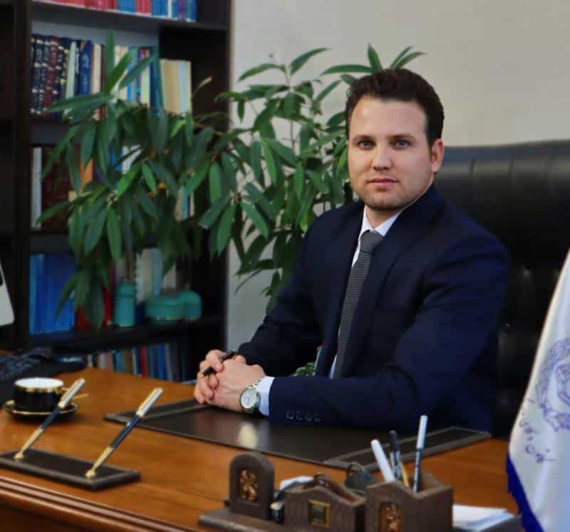 عکس وکیل فرهاد حسینی مقدم مشهد در فرامرز عباسی مشهد