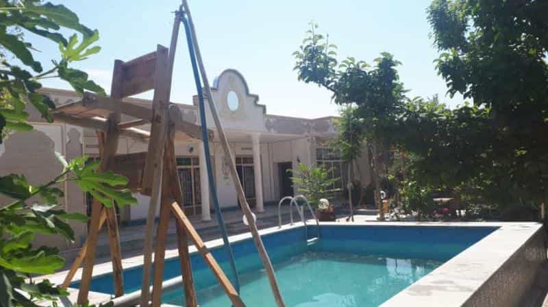 عکس باغ ویلای پاییزان در دنارت اصفهان