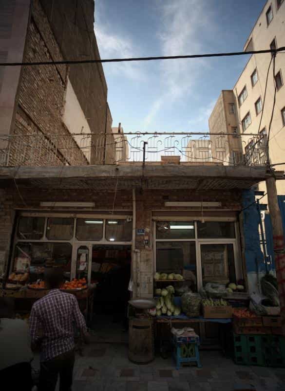 عکس فروشگاه میوه و تره بار در نازی آباد شرقی