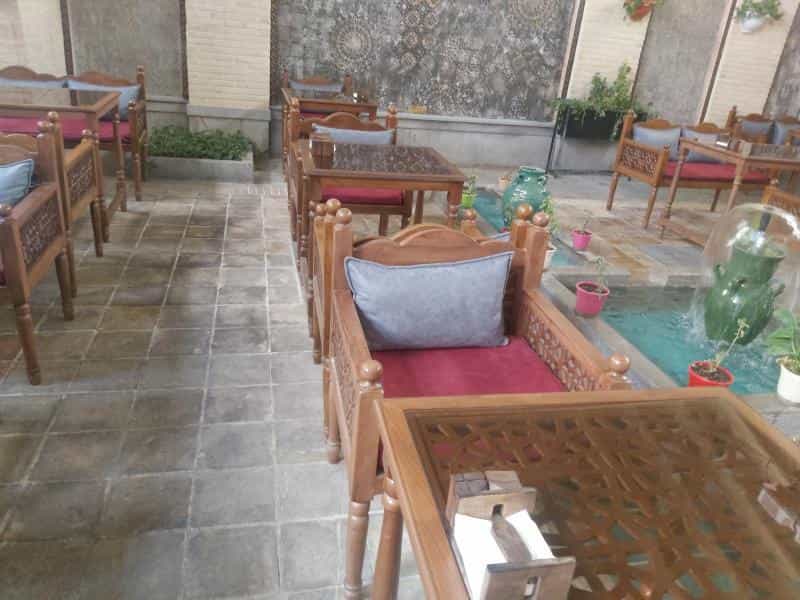 عکس سفره خانه و کافه سنتی رومانس ۱ در جلفا اصفهان