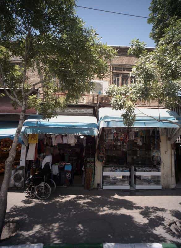 عکس فروشگاه پوشاک زنانه و بچه گانه در بالا خیابان مشهد