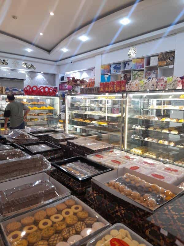 عکس کیک و شیرینی بال دی بال در اقبال مشهد