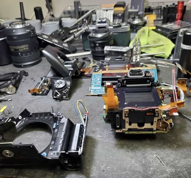 عکس مجموعه تخصصى تعمير دوربين و تجهيزات عكاسى هليوس سرويس در چرخاب اصفهان