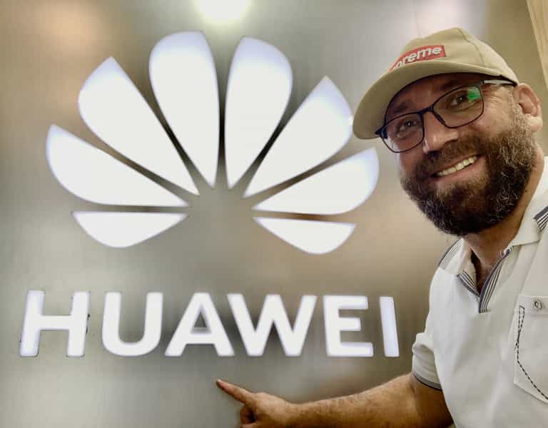 عکس نمایندگی هواوی سپهر همراه در فردوسی تهران