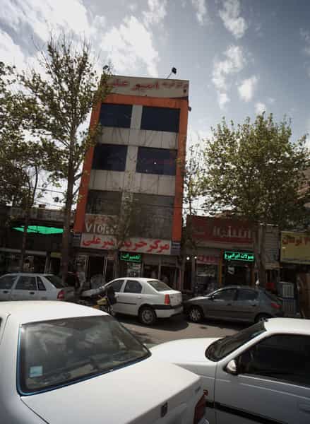 عکس فروشگاه موبایل و لوازم جانبی در خاک سفید تهران