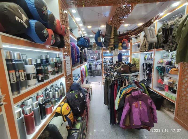 عکس فروشگاه لوازم کوهنوردی و کمپینگ باتیس شاپ در بازار اصفهان