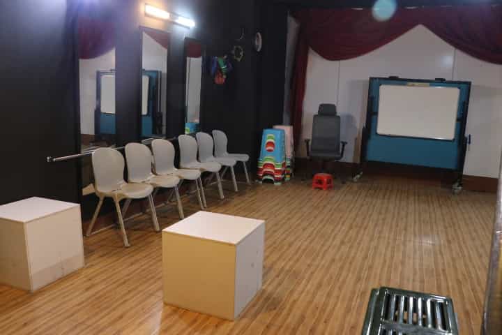 عکس آموزشگاه آزاد سینمایی اسطوره در مارنان اصفهان