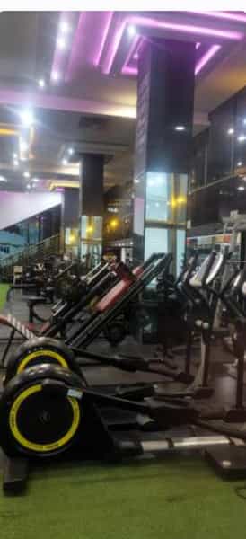 عکس مجتمع ورزشی کاخ در فاز سه مهرشهر کرج