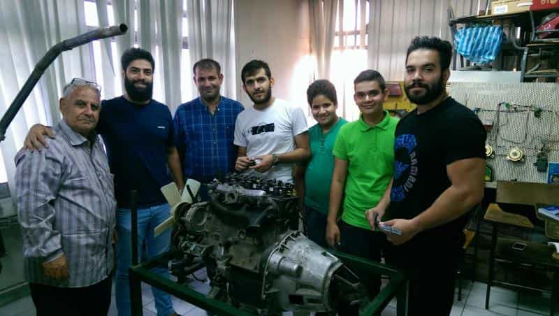 عکس مجتمع فنی نیاوران در گلها تهران