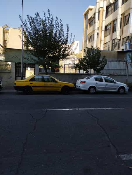 عکس دبیرستان پسرانه هیئت امنایی استاد شهید دکتر مفتح در انقلاب تهران