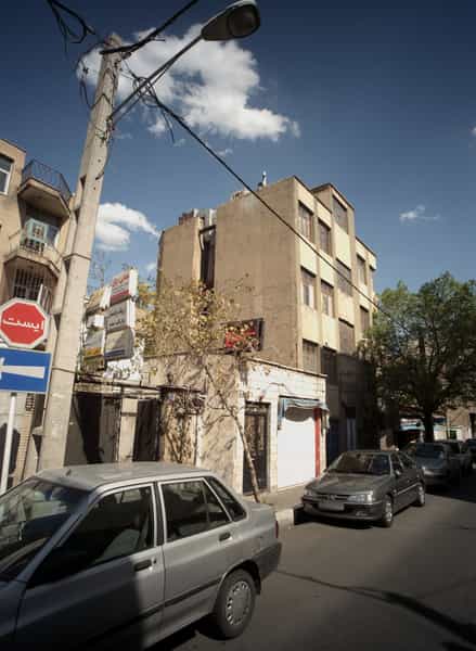 عکس دکتر مسعود نجف زاده در تسلیحات تهران