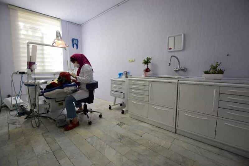عکس دندانپزشکی دکتر الهام فرامرزی در قیام تهران