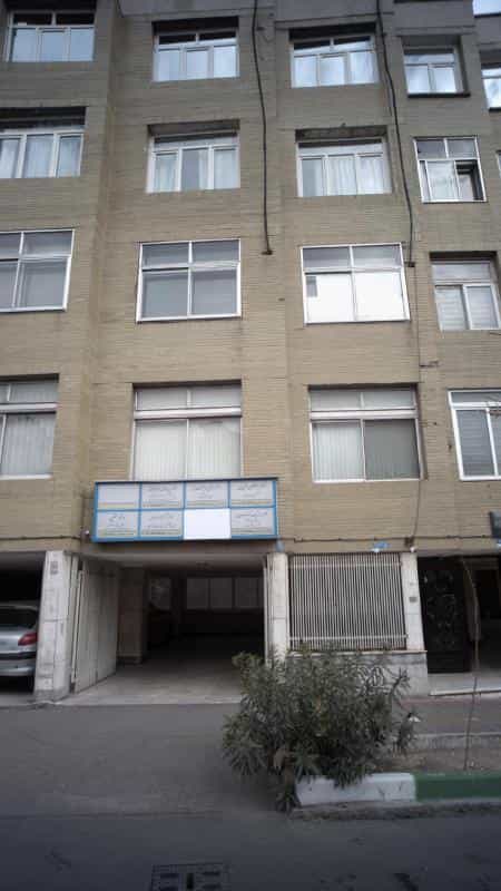 عکس دکتر اوشین هاکوپیان در سنایی تهران
