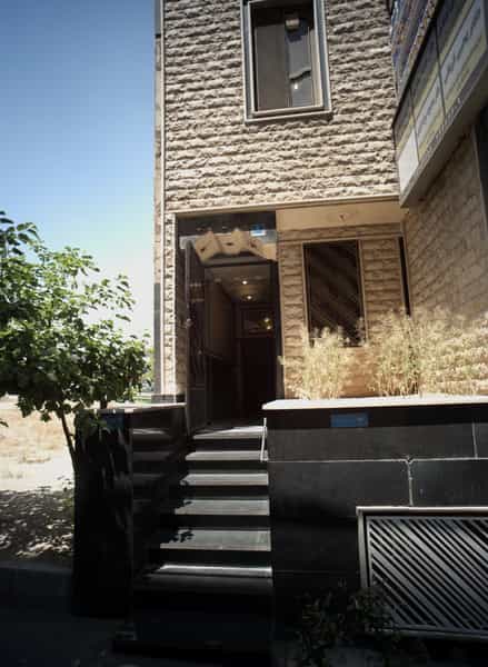 عکس دکتر یحیی قربانی در بیمه تهران