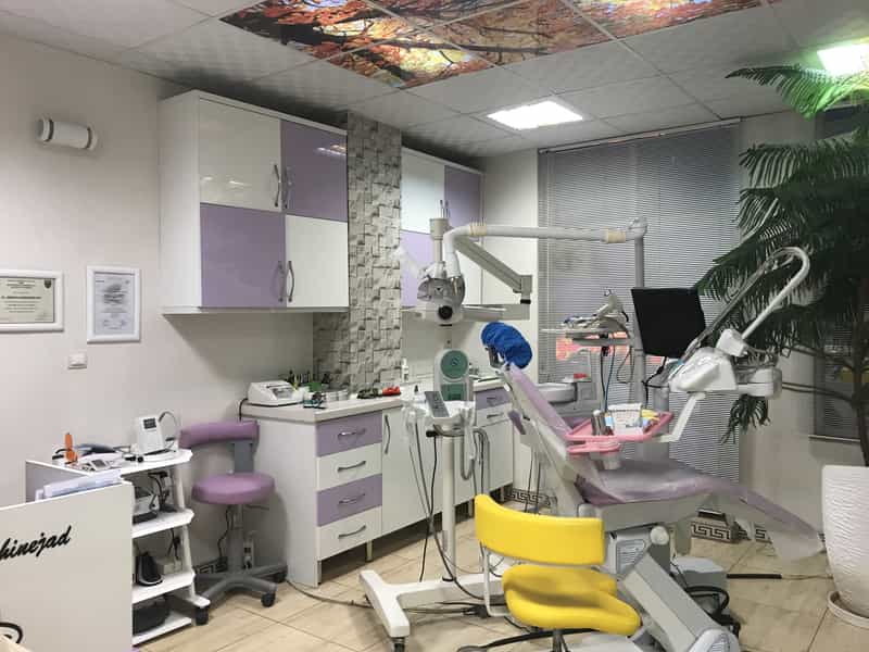 عکس مرکز دندانپزشکی زیبایی دکتر صادقی نژاد در بهار کرج