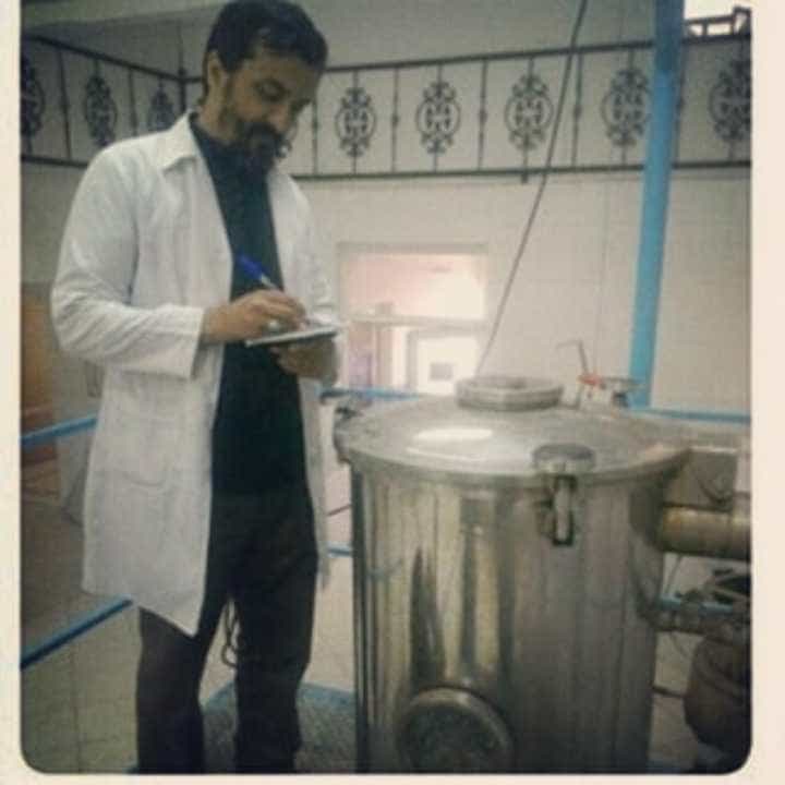 عکس عطاری حجت الاسلام قاسمی در راه آهن مشهد