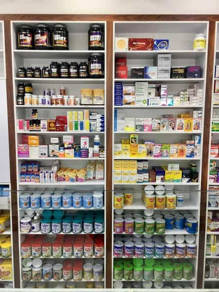 عکس داروخانه دکتر کوروش ناصری در اصفهانیها کرج