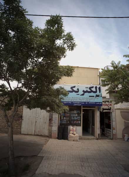 عکس الکتریکی در کارگران مشهد